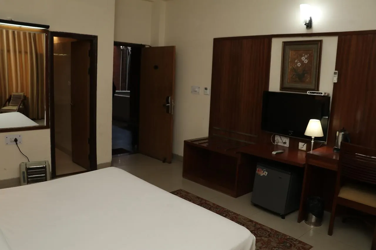 ***  Hotel Parkview India